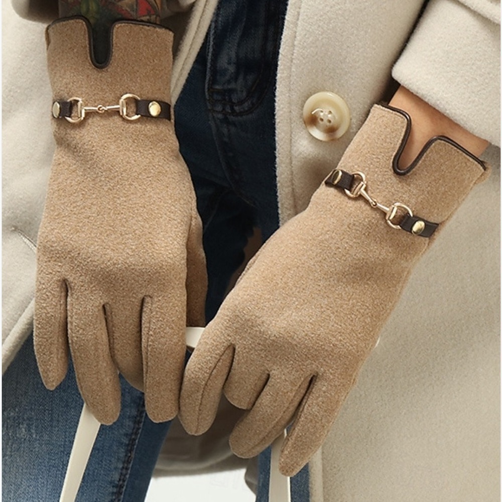 Elegant Tan Touchscreen Gloves w/ Brown & Gold Tone Horsebit Accent Winter
